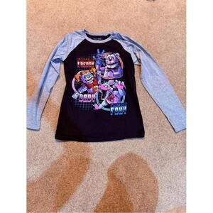 Boy's Five Nights At Freddy's Long Sleeve T-Shirt Size Medium
